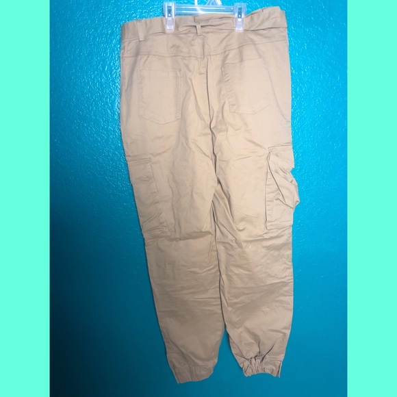 Cargo Pants from Fashion Nova - Picture 3 of 5
